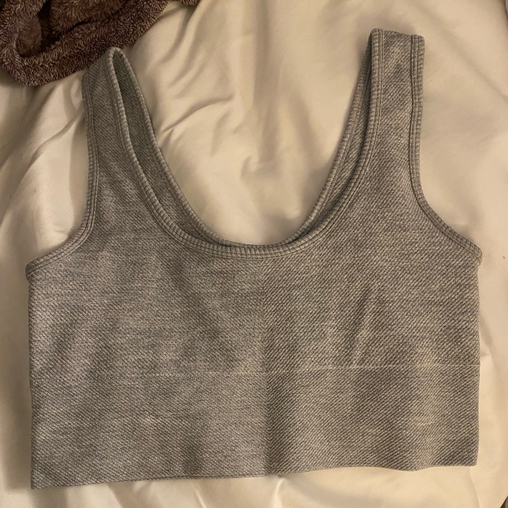 Thick grey tank